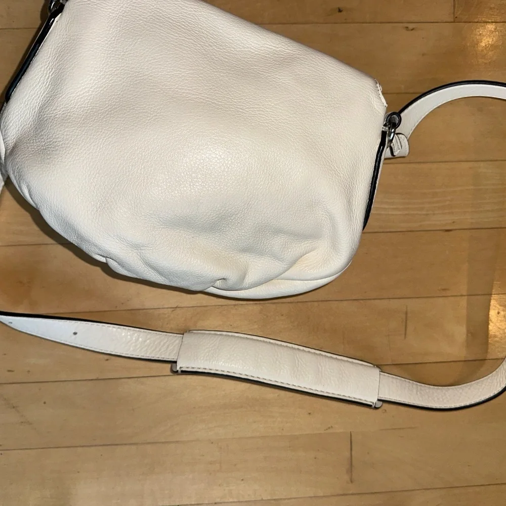 Marc By Marc  Jacobs white  crossbody, CB2418 - Picture 7 of 14